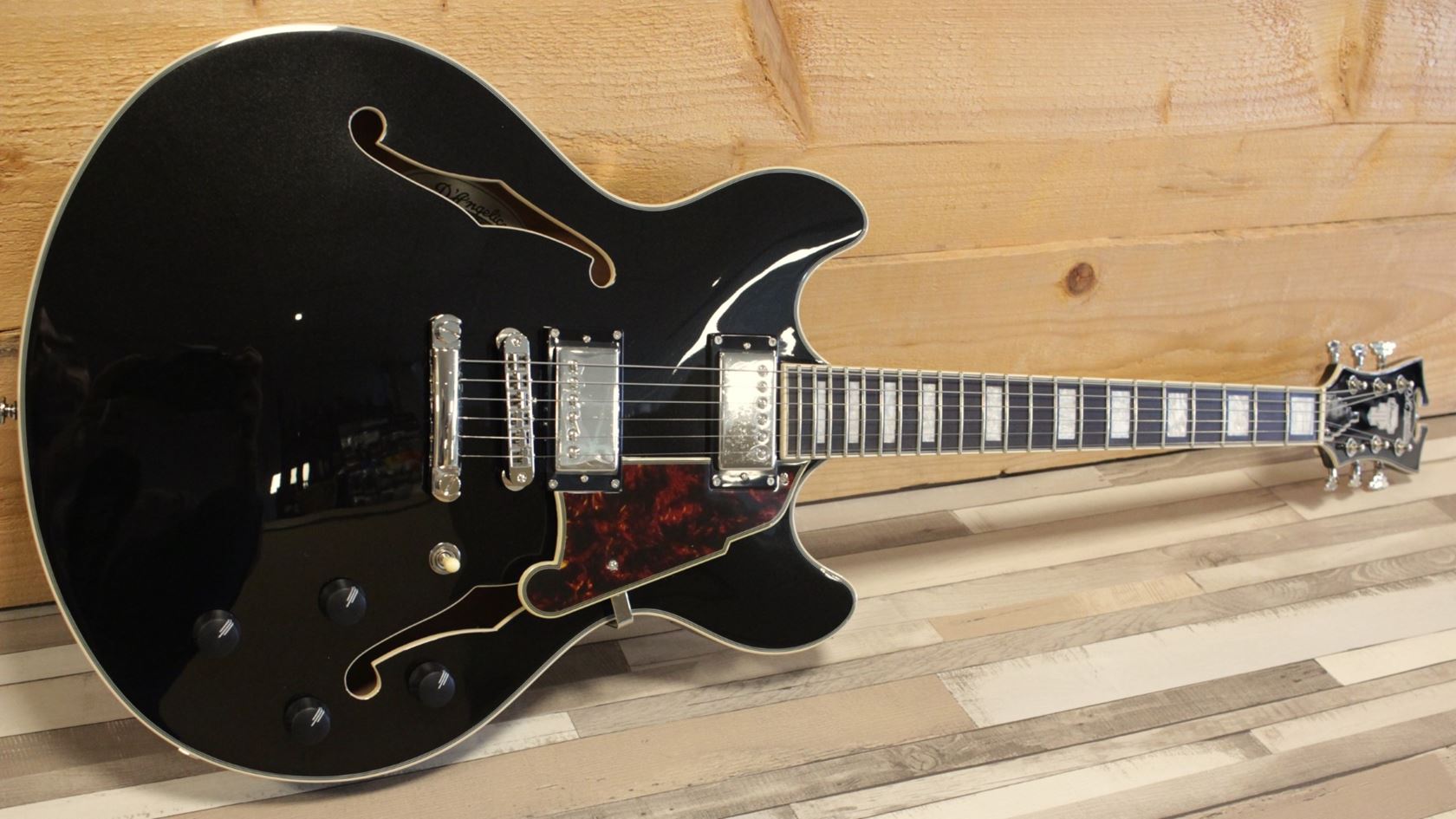 Klundertmusic D'angelico Premier DC Black Flake aanbieding