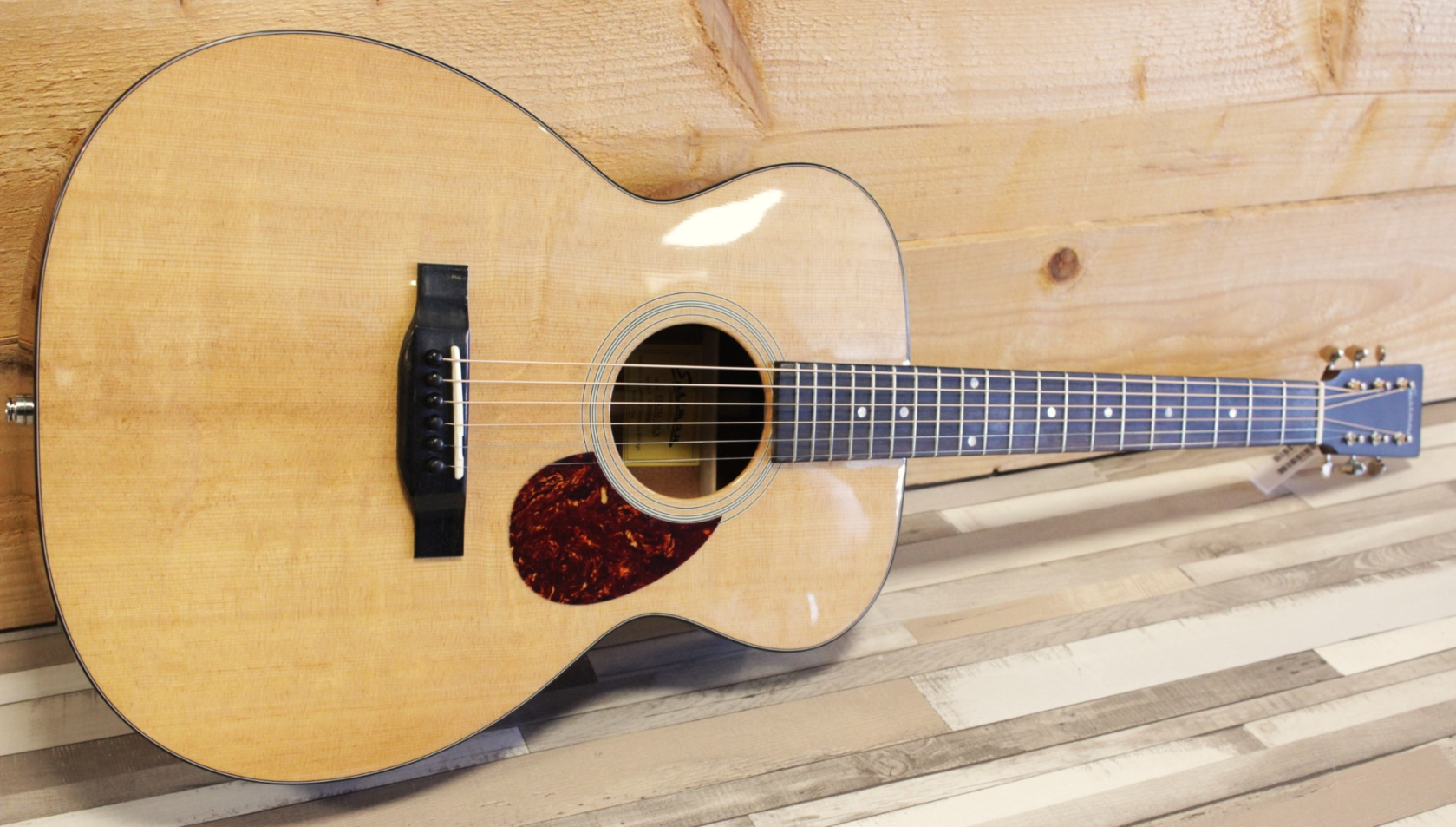 Eastman E1OM-DLX Deluxe
