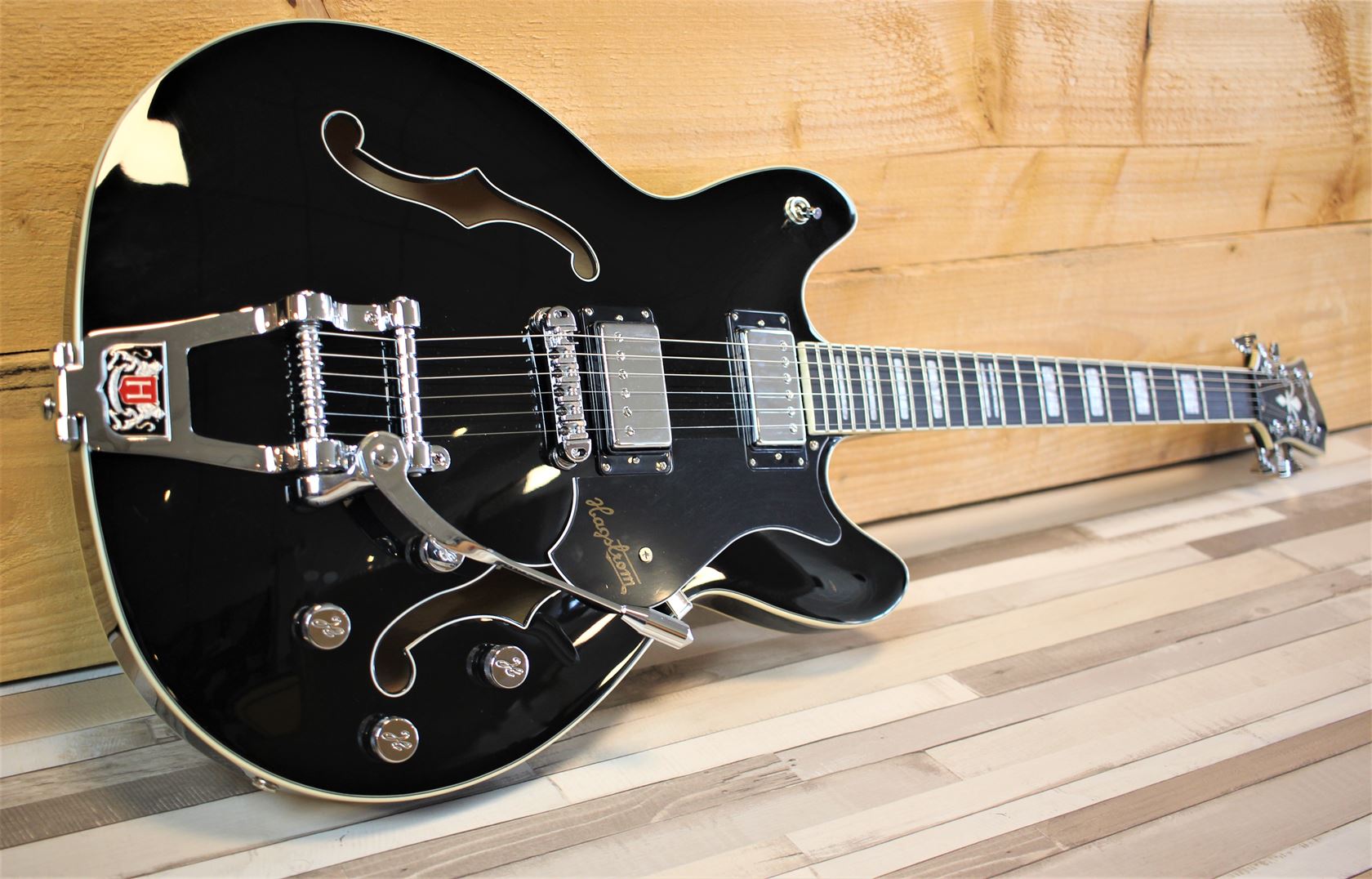 Hagstrom Tremar Viking Deluxe Black Gloss afbeelding