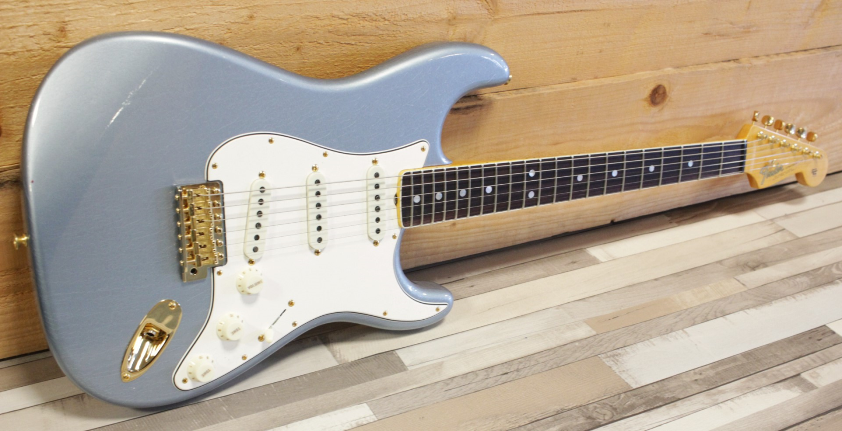 Fender Custom Shop LTD 1965 Strat Journeyman Relic, Ice Blue Metallic afbeelding