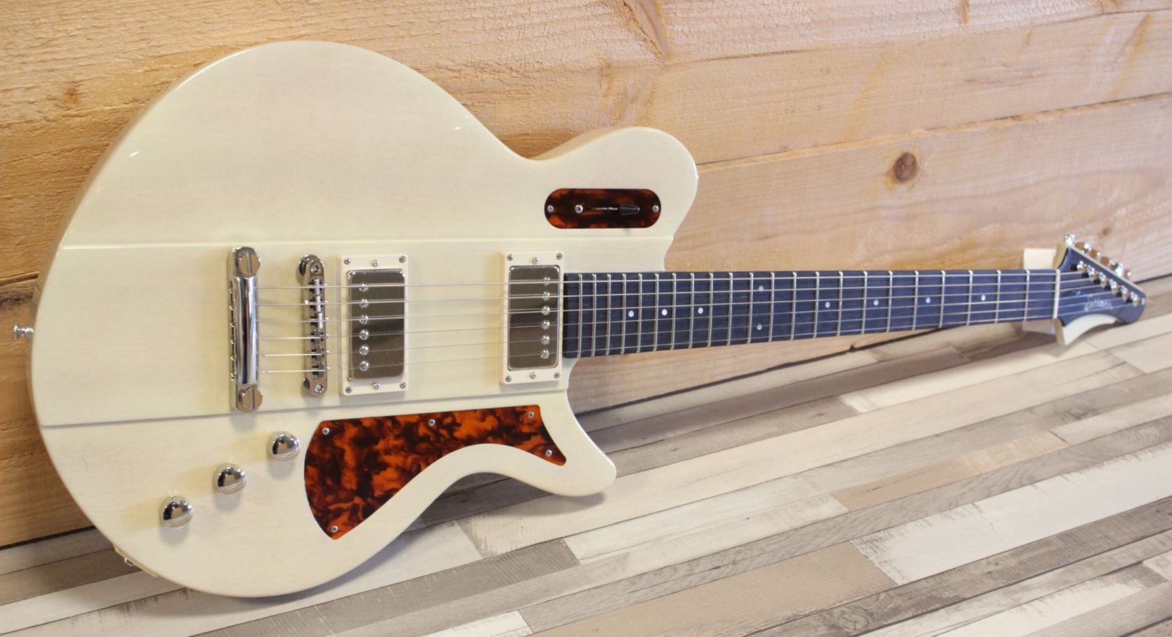 Eastman Juliet Pomona Blonde