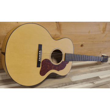 Iris AB Model Natural