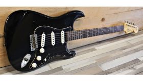 Fender Custom Shop Postmodern Strat Journeyman Relic, Rosewood Fingerboard, Aged Black