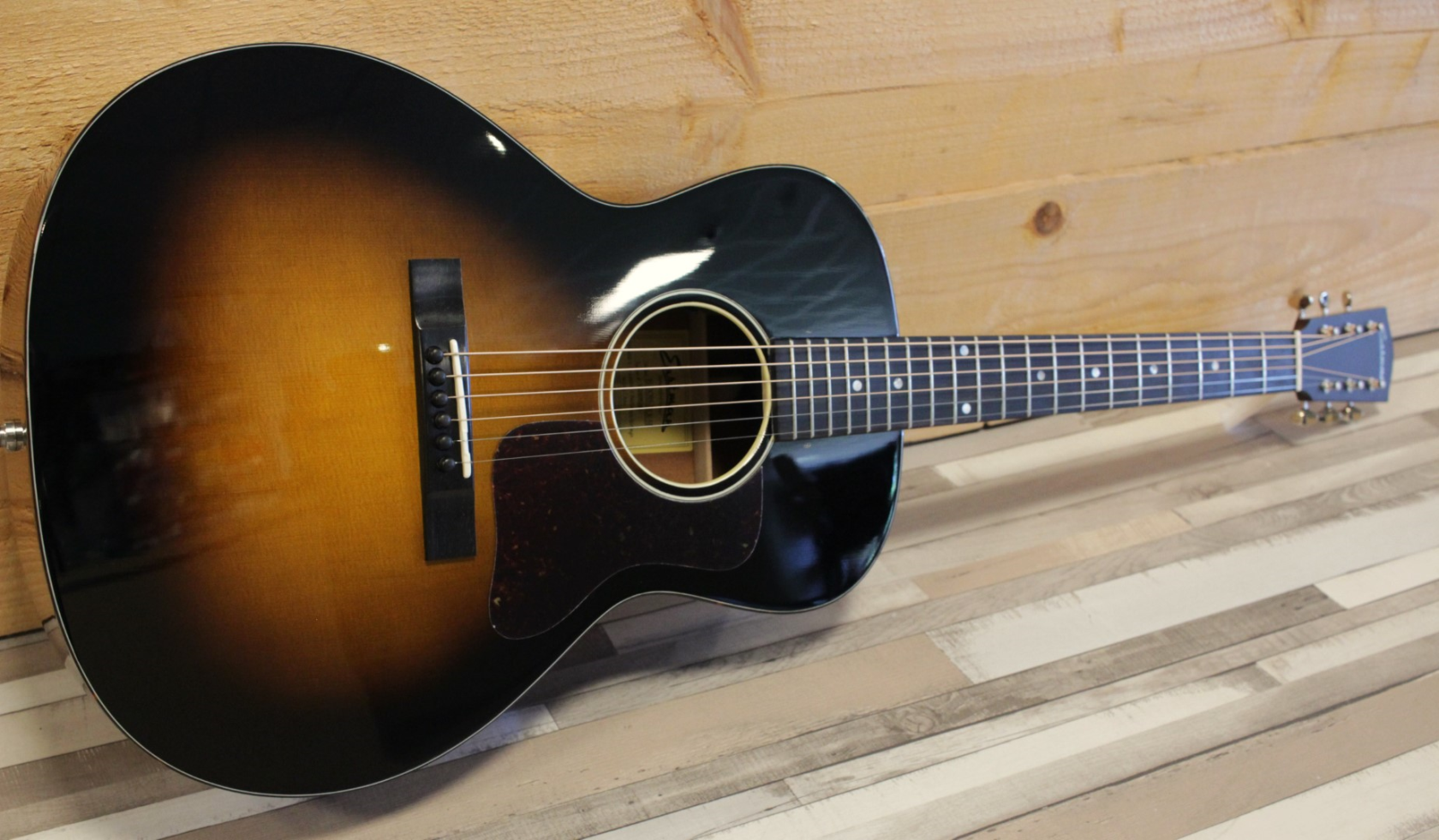 Eastman E1OOSS Deluxe Sunburst