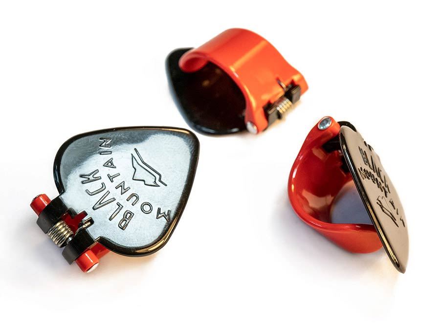 Black Mountain BMP-RHH Spring Action Thumb Pick HEAVY (red) afbeelding