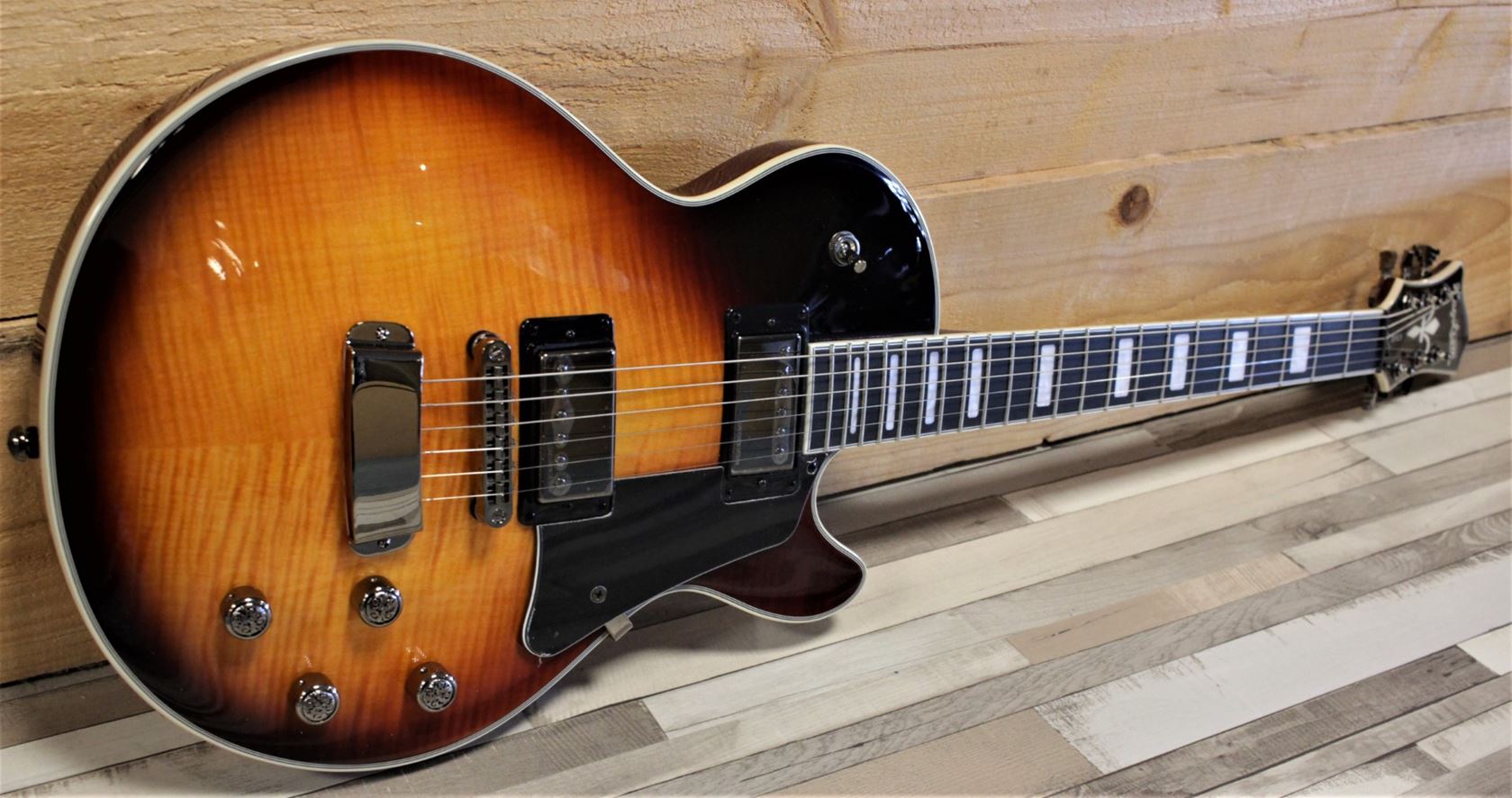 Hagstrom Super Swede LTD Tiger Burst
