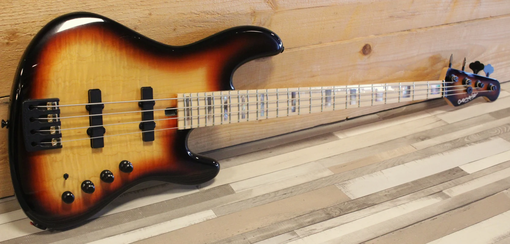 Diversen Overwater J- Series Contemporary Custom 4 string (Occasion)