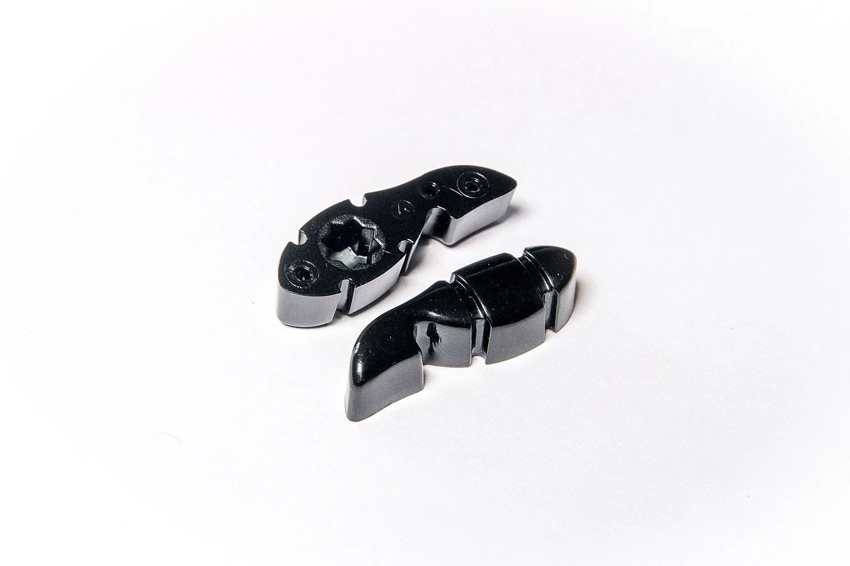 Tuner Fish Lug Locks Black 8-pack
