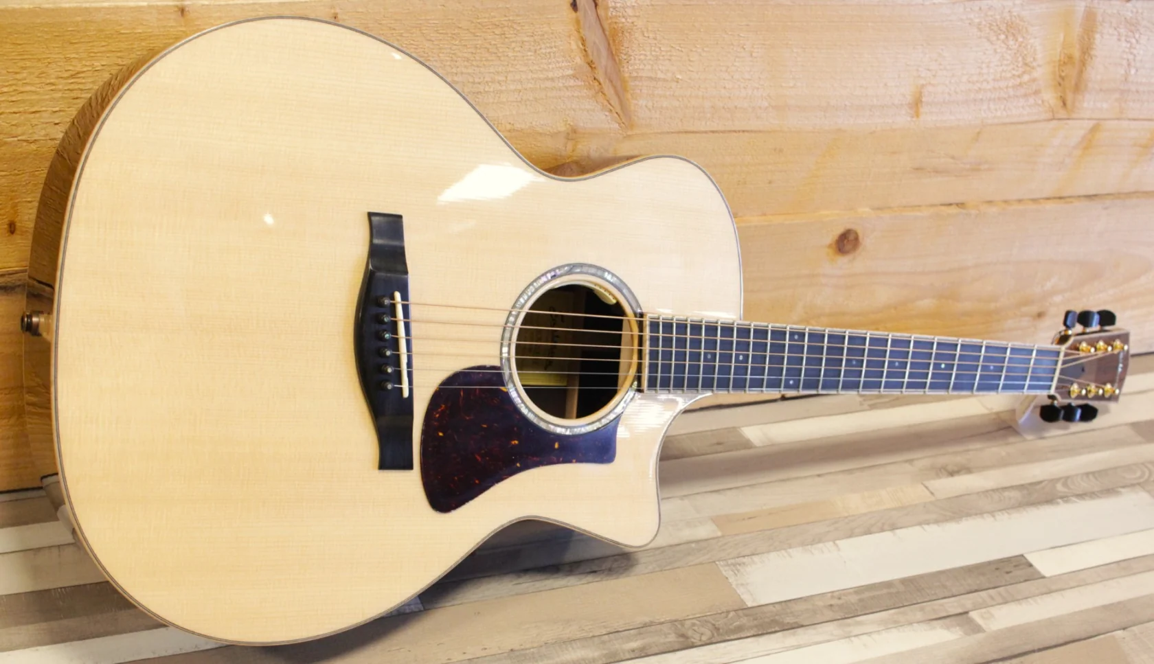 Eastman AC822CE-FF