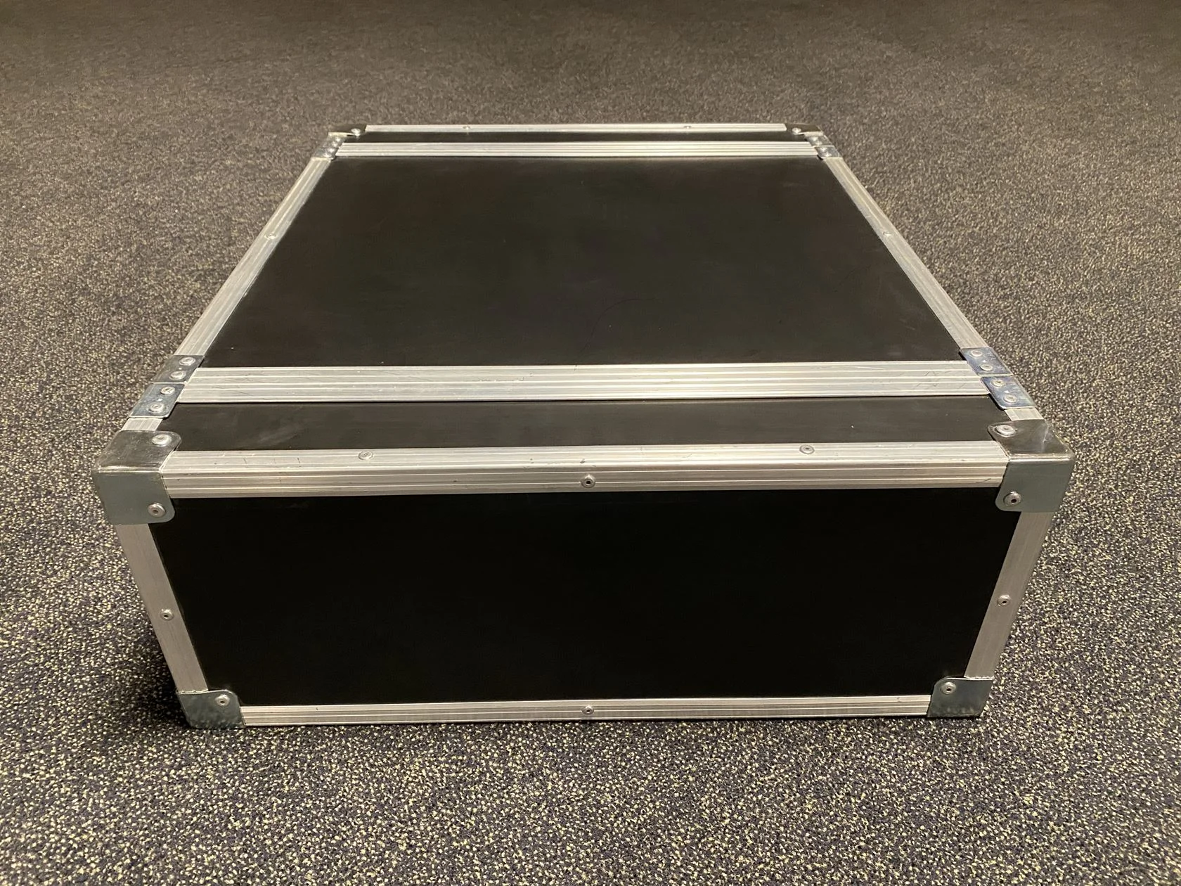 DFB flightcase, 19", 4HE, zwart (B-stock)